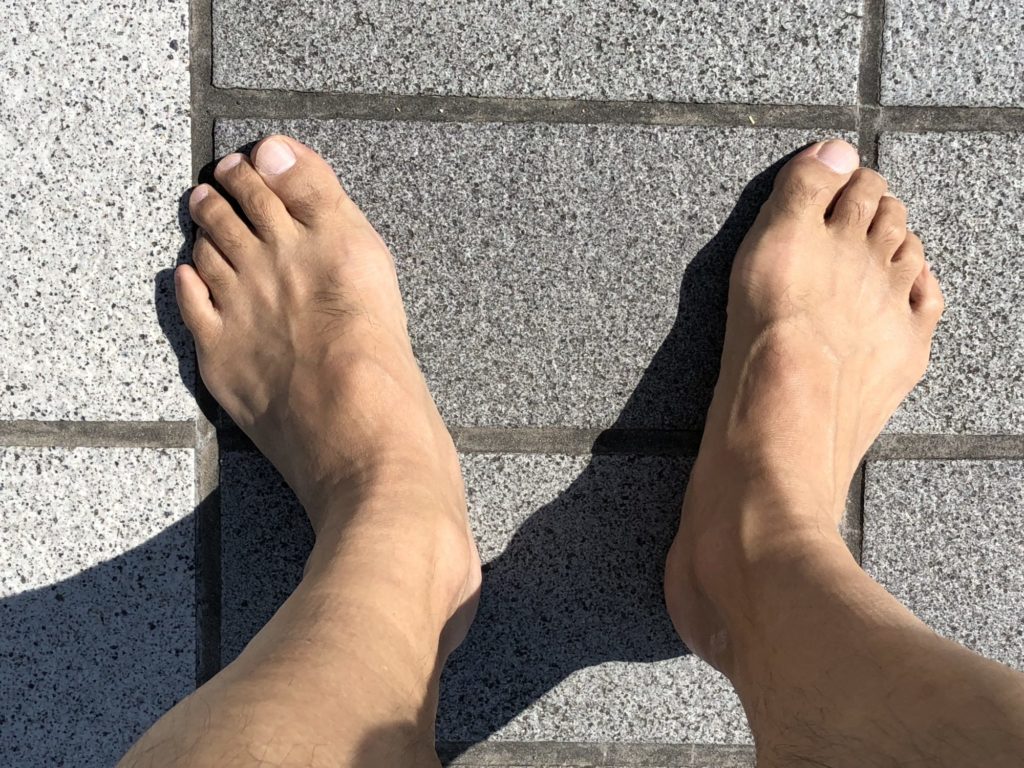 裸足でランニング 裸足で迎える初めての夏こんどは足の裏が熱い それで大丈夫だから